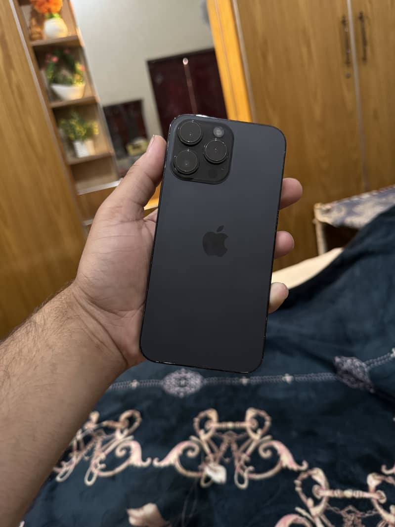 iPhone 14 Pro Max 4