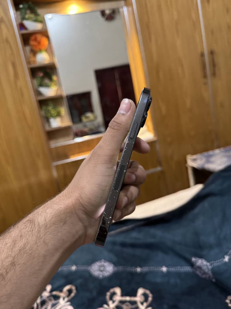 iPhone 14 Pro Max 7