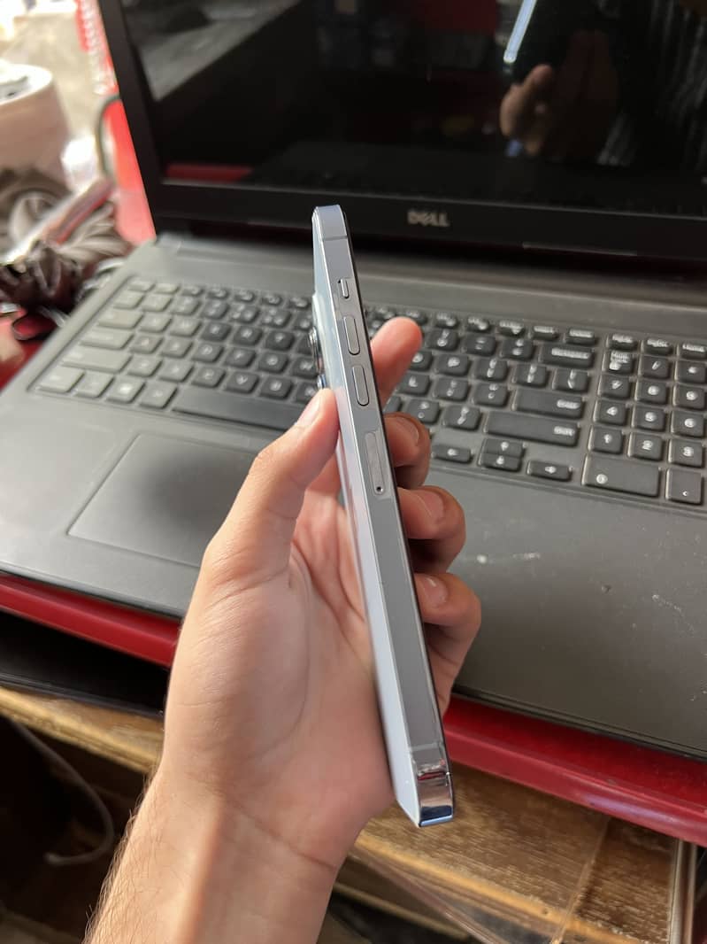 Apple iPhone 13 Pro Max 4