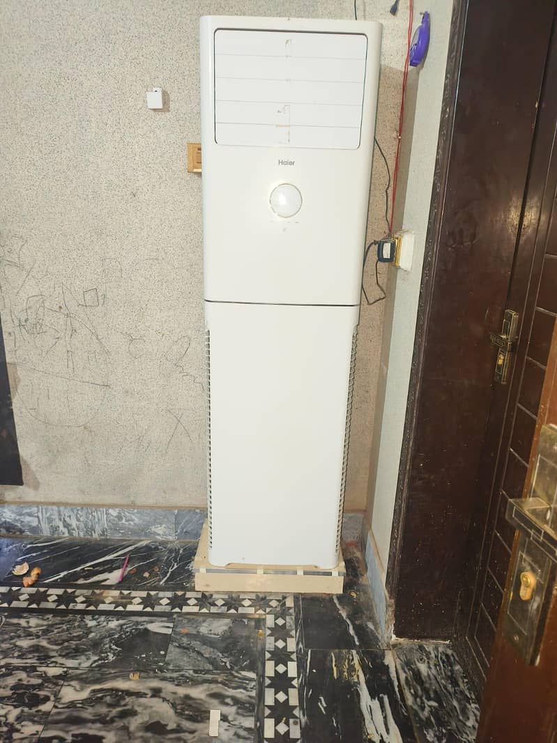 Floor AC 1