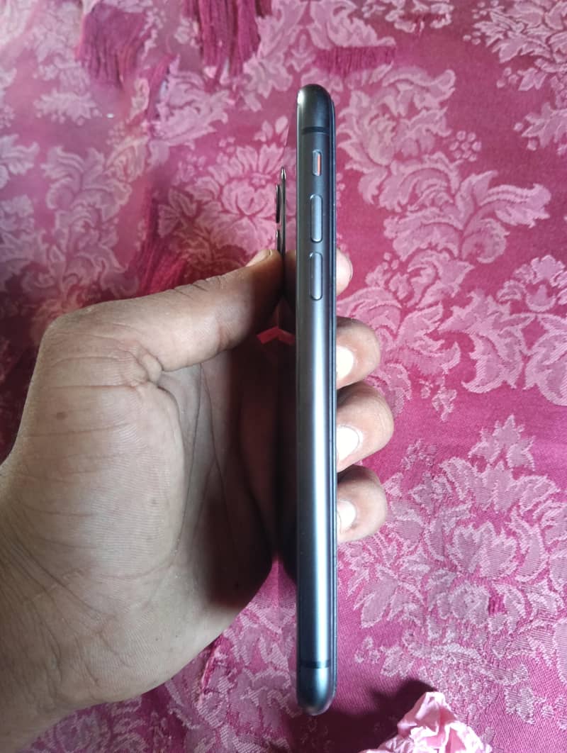 Apple iPhone 11 6