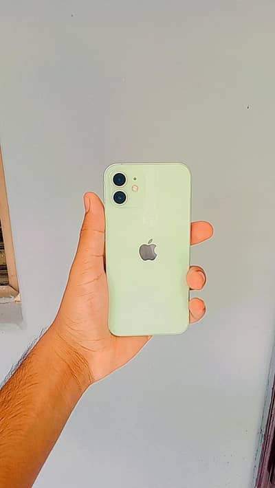 Apple iPhone 12