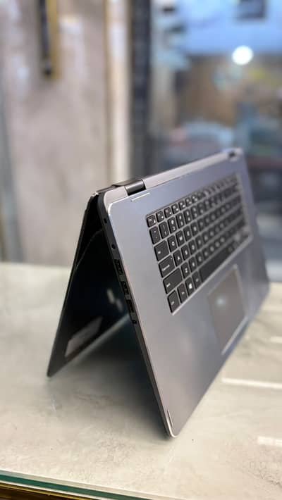 Dell Inspiron 15 7568 2-in-1 - Core i7 6th Gen / 8GB RAM / 256GB SSD