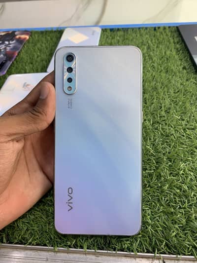 Vivo S1