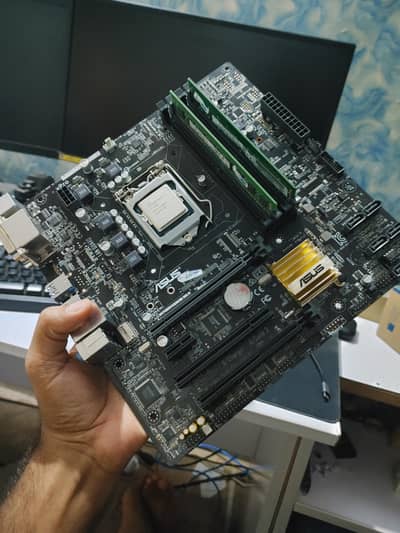 Asus 6th /7th gen Mobo With i7 6700 6th generation and 8gb DDr4