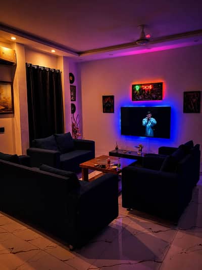 One bed luxury furnished apartment for per day rent