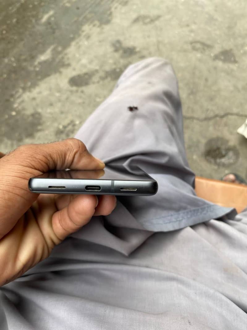 Google Pixel 7a 5