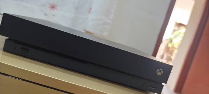 Xbox one x 4K  1 TB