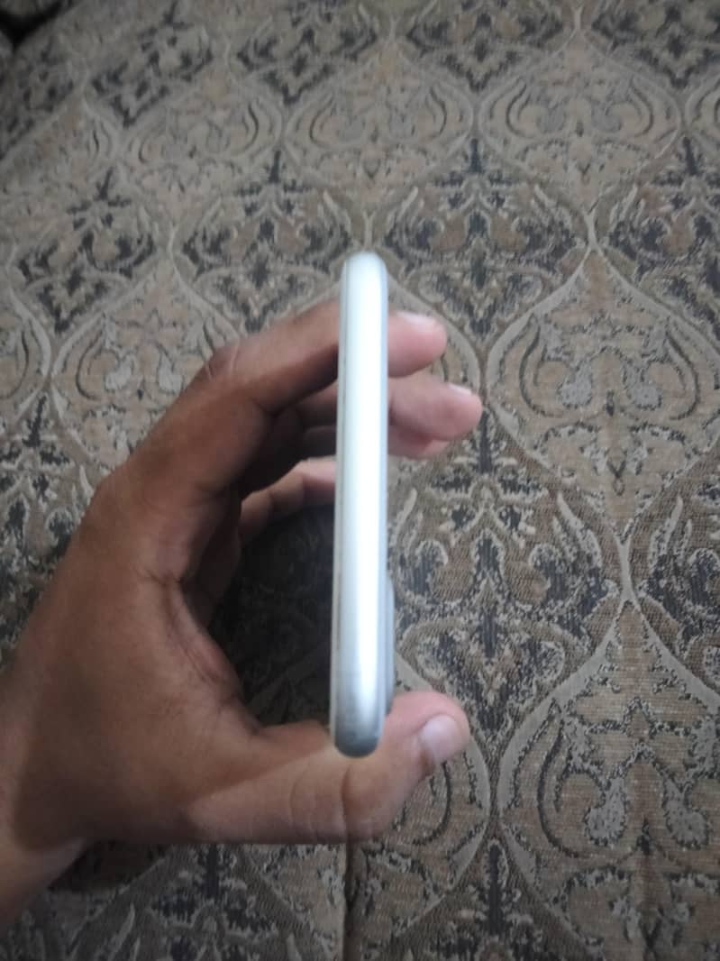 Apple iPhone 7 Plus 5