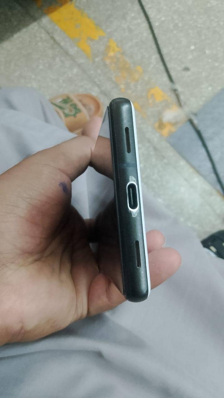 Google pixel 6a 4