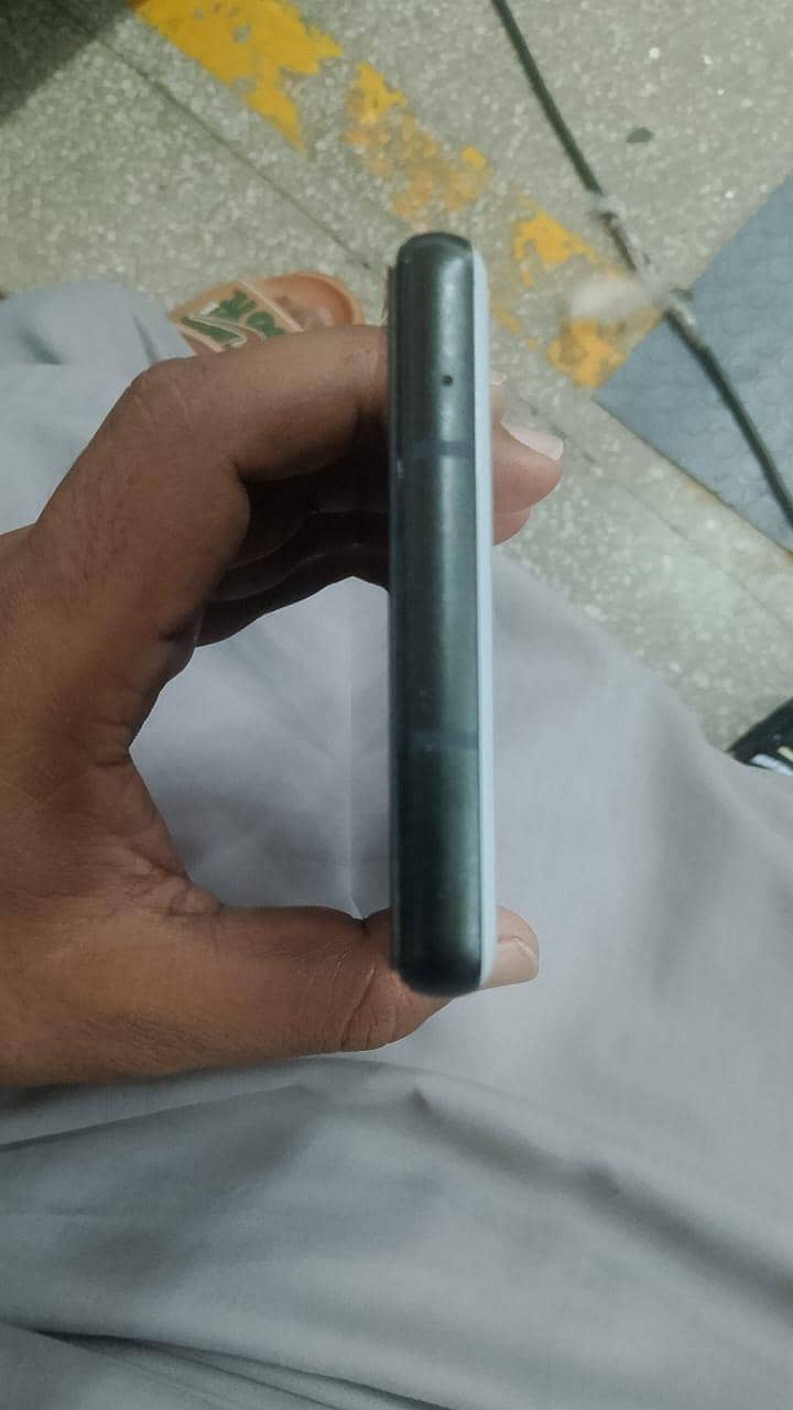 Google pixel 6a 5