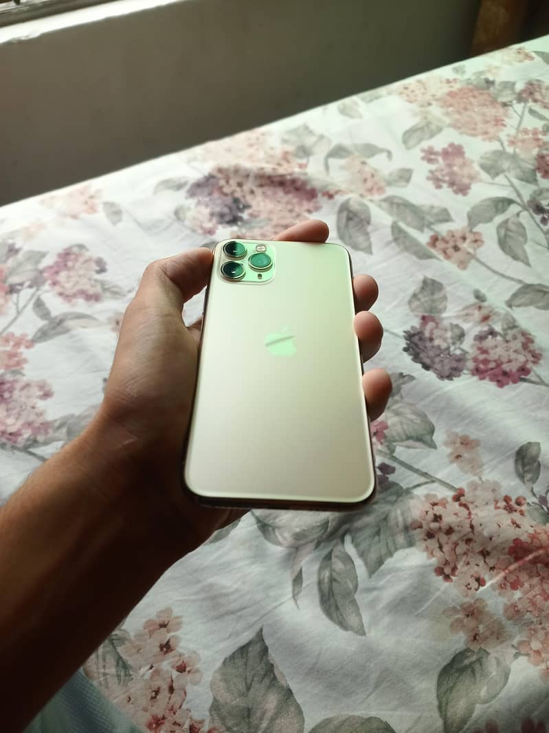 IPHONE 11 PRO 1