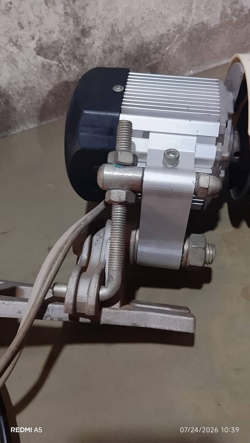 servo03060609798 4