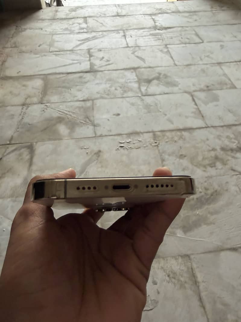 Iphone 14 pro Max 4