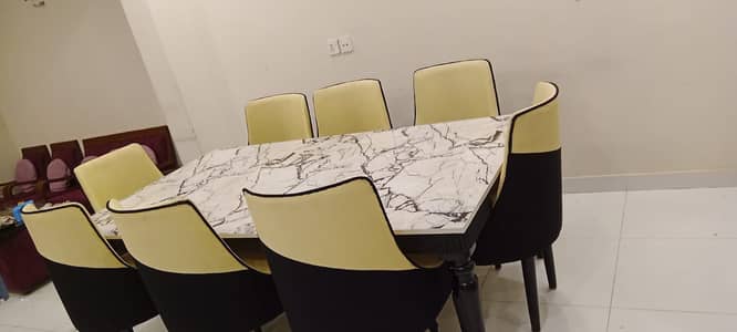 8 siter dinning table