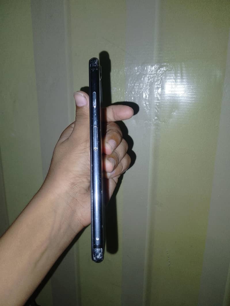 iPhone 7 4