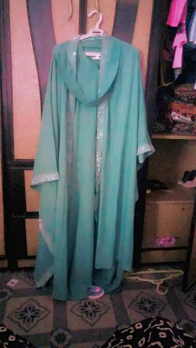 kaftan abya 3 pics bhut hi khubsort hy or gree abya ambrela