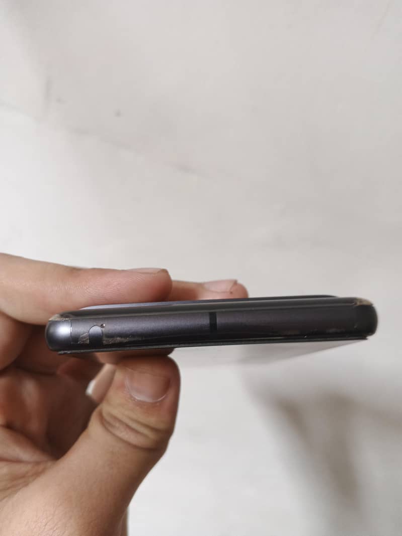 Google Pixel 7 4