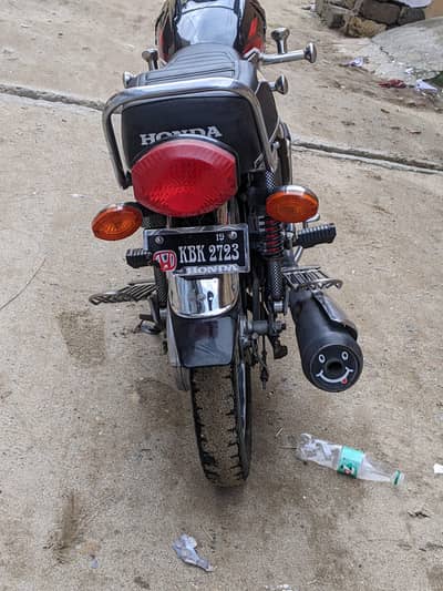 Honda 125 double saman black colour