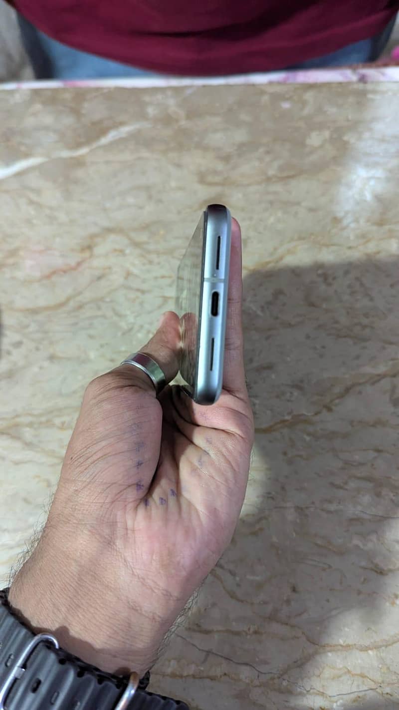 Google Pixel 8 7