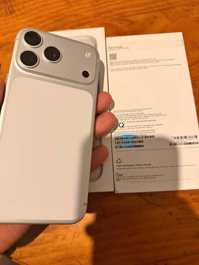 Apple iPhone 17 Pro Max Factory unlocked 100% health