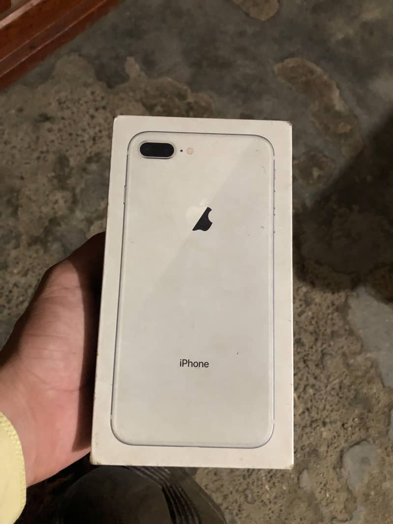 Apple iPhone 8 Plus 4
