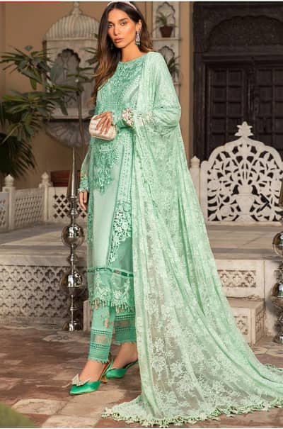 original beautiful 3 piece suit 10/10 condition (XL)