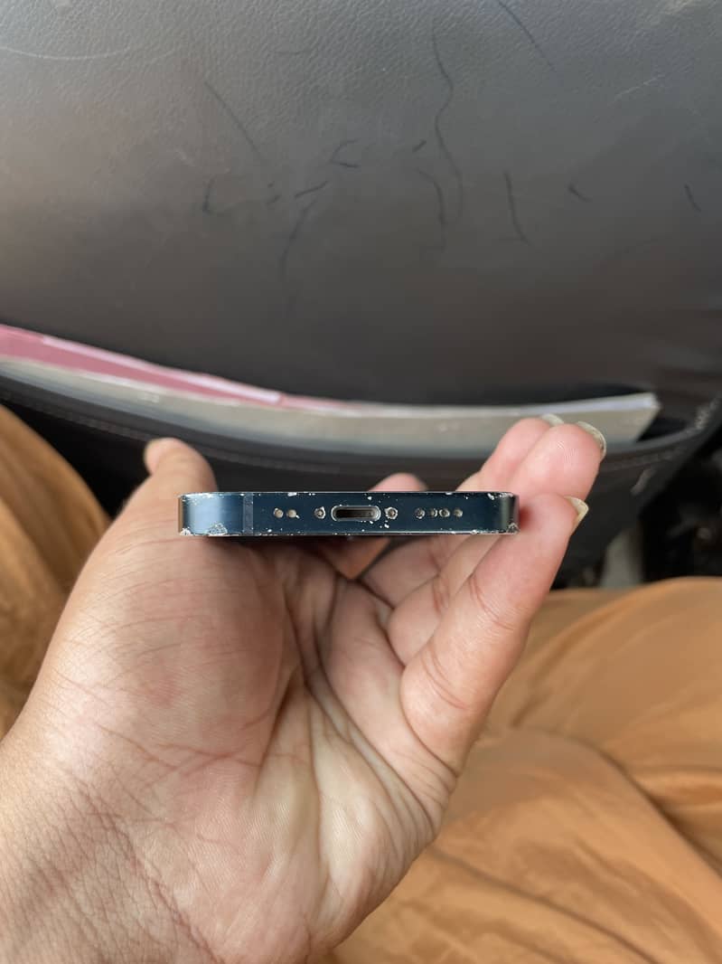 Iphone 13 mini 4