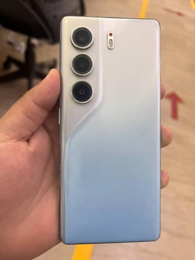 Tecno CAMON 40 Pro
