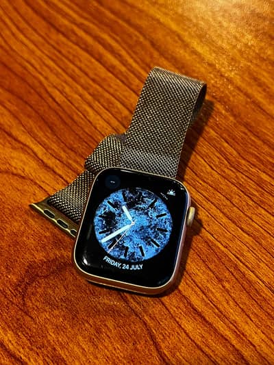 Apple Watch Series 5 (44mm, GPS + Cellular) - Gold - Milanese Loop