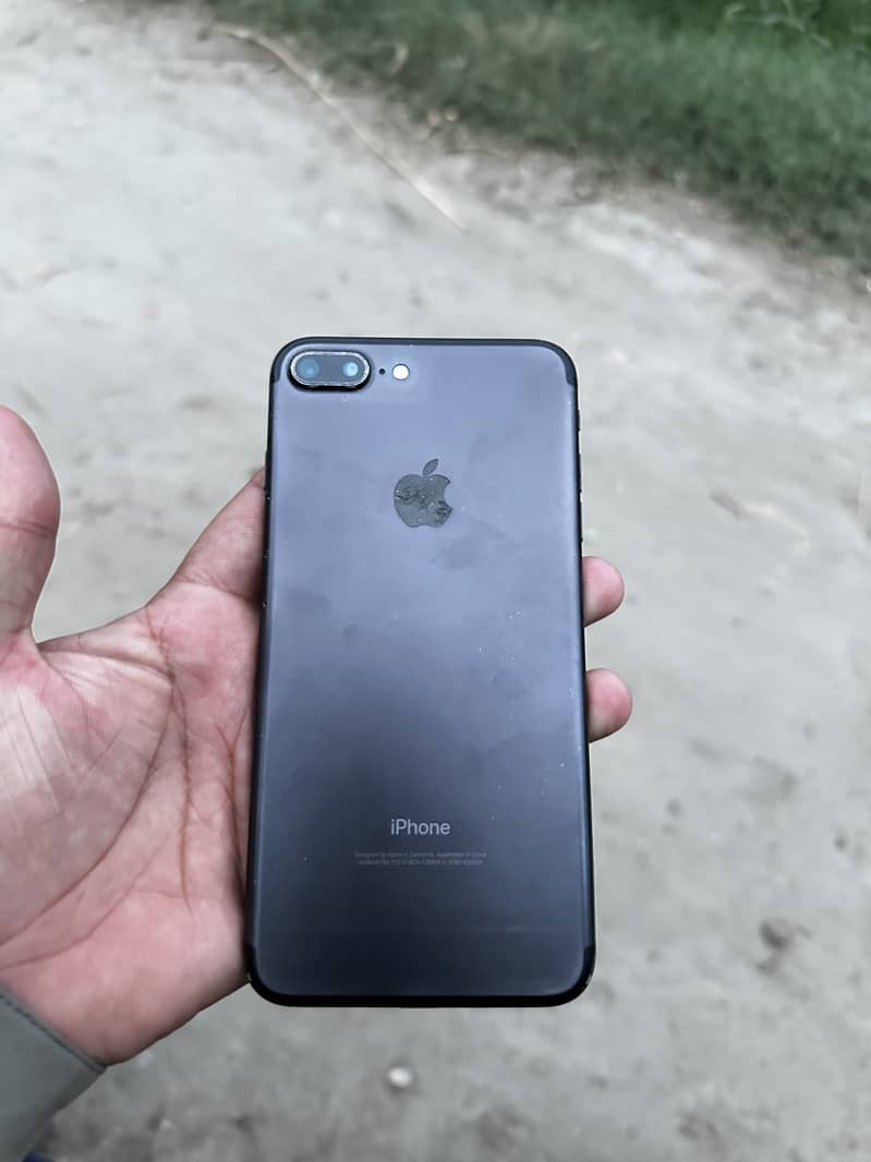 Apple iPhone 7 Plus 1