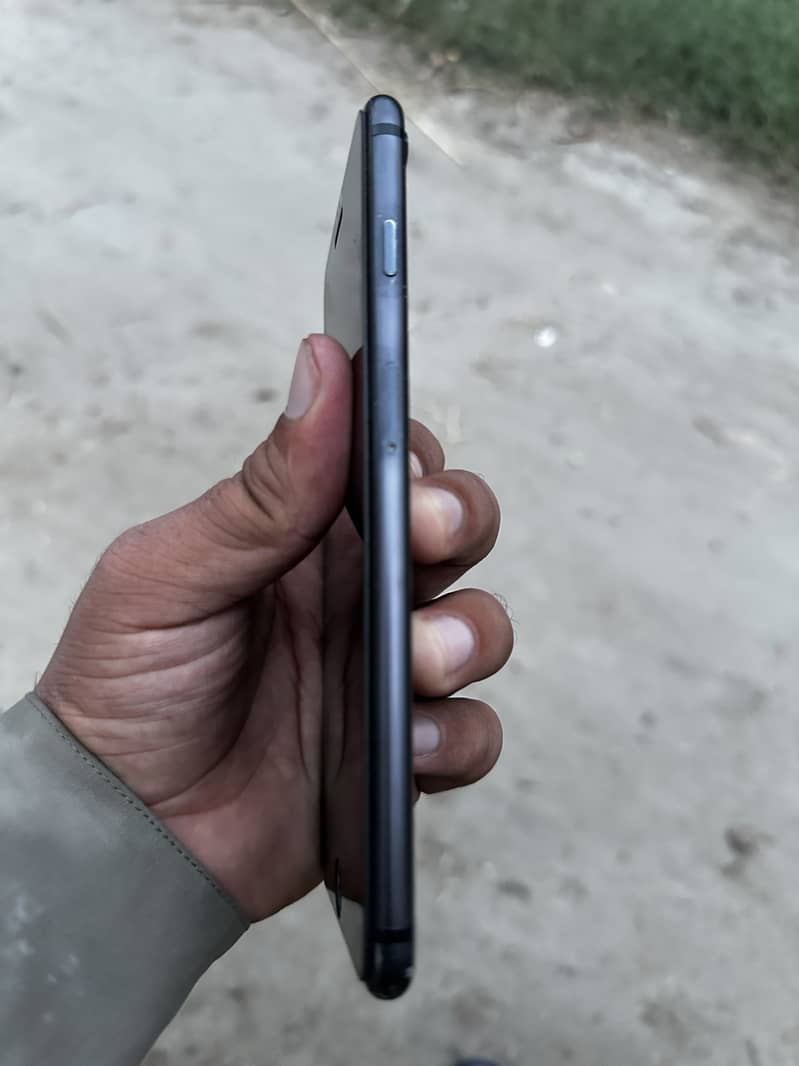 Apple iPhone 7 Plus 3