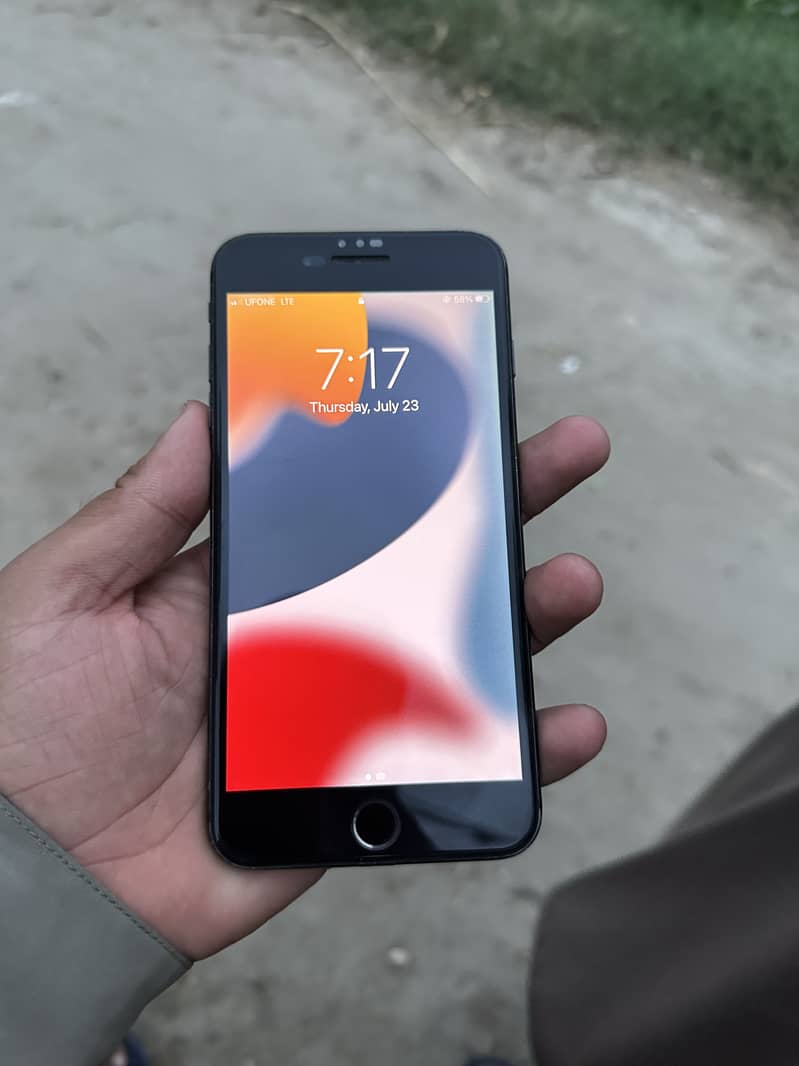 Apple iPhone 7 Plus 5