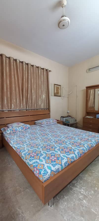 King size bed set with dressing table for sale!!!
