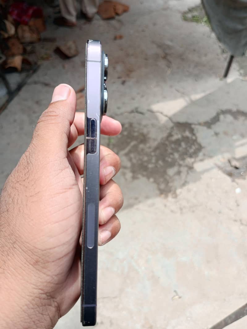 Apple iPhone 14 Pro Max 2
