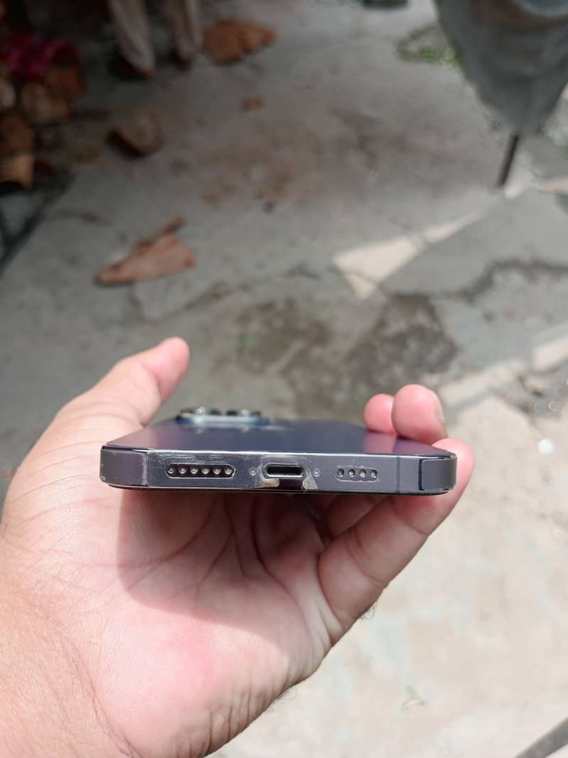 Apple iPhone 14 Pro Max 3