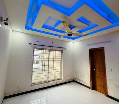 House Of 8100 Square Feet In F-8/4 Is Available