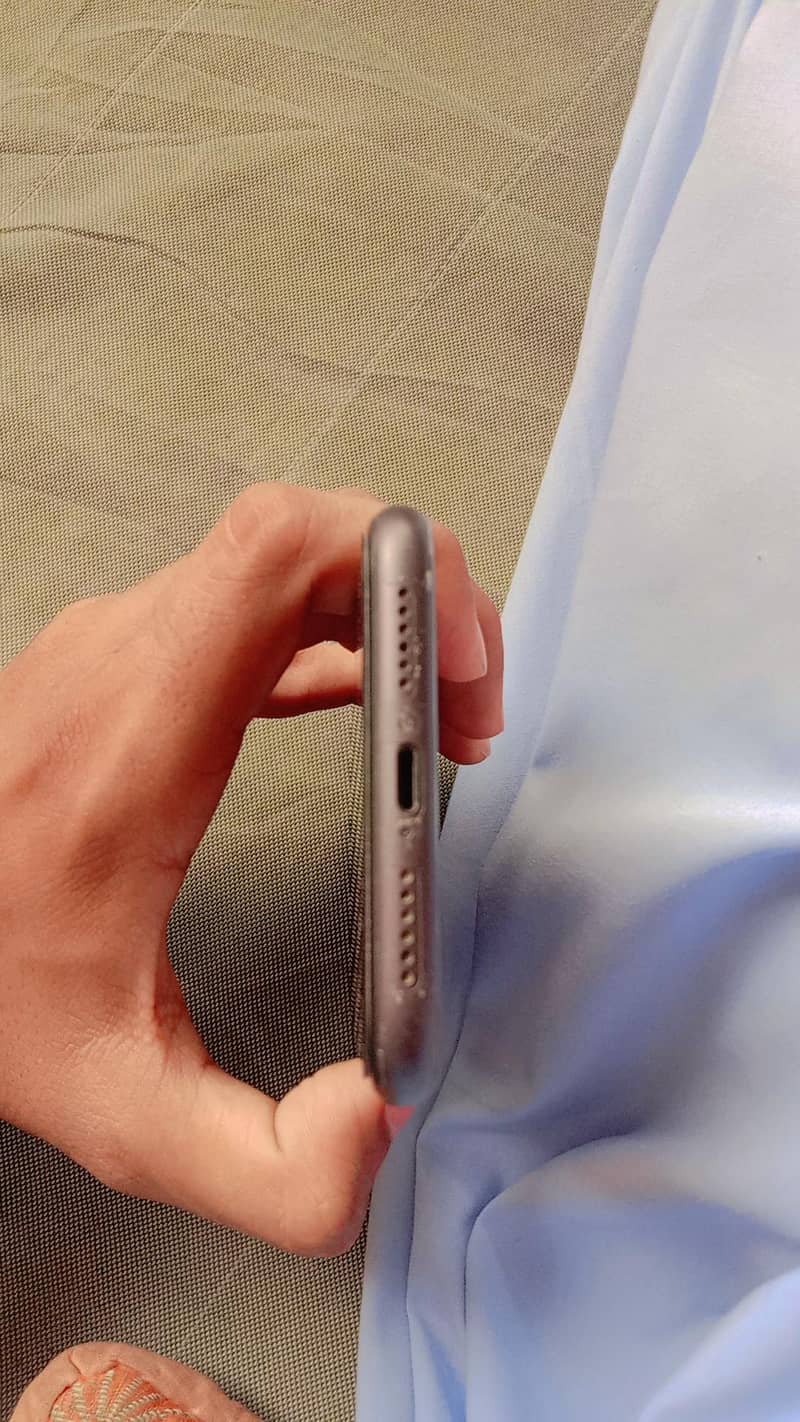 Apple iPhone 11 6