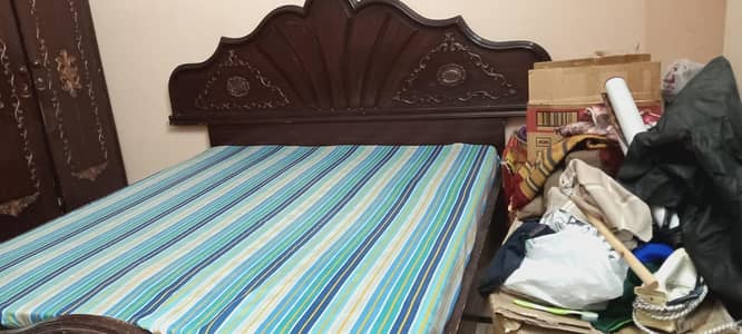 bedroom set - very good condition