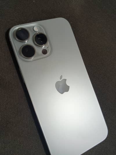 16 Pro Max JV 256 GB Natural Titanium