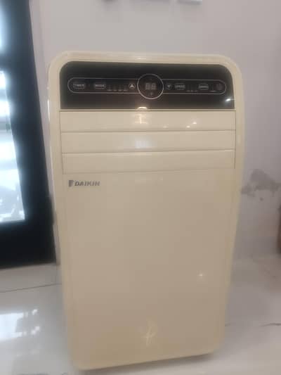 portable AC in excellent condition