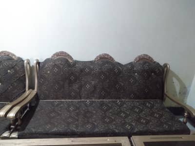 1,2,,3 seater sofas look like new