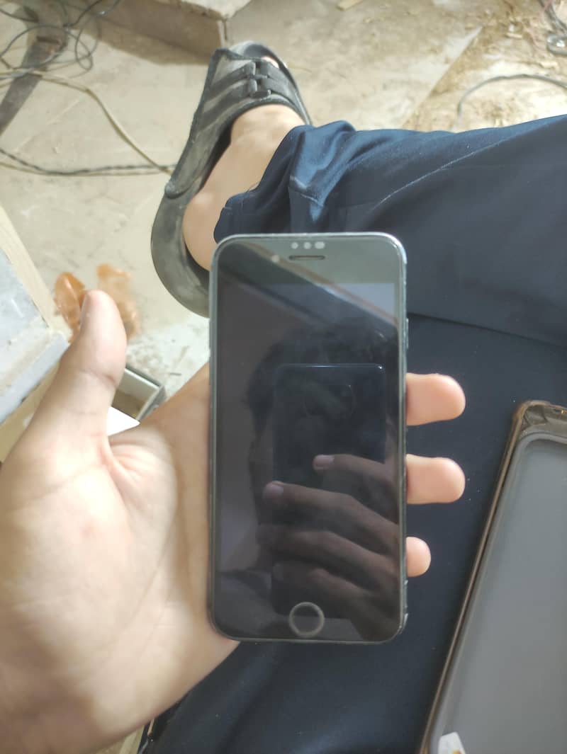 Apple iPhone 7 1