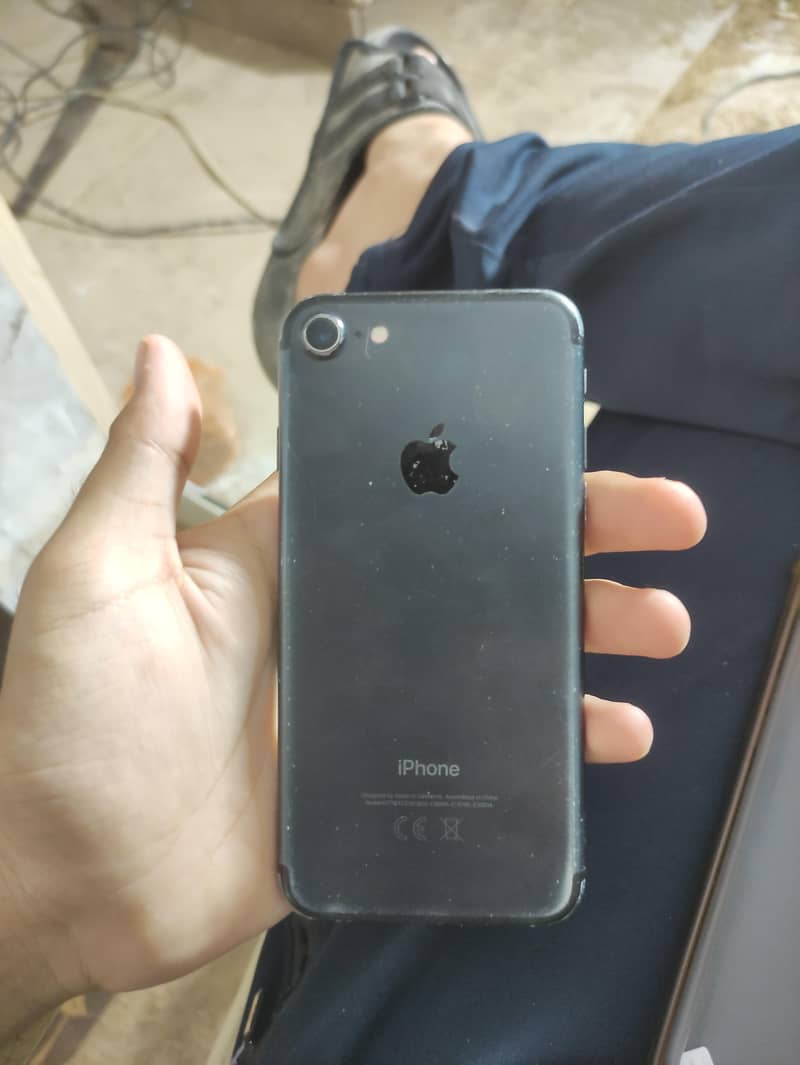 Apple iPhone 7 2