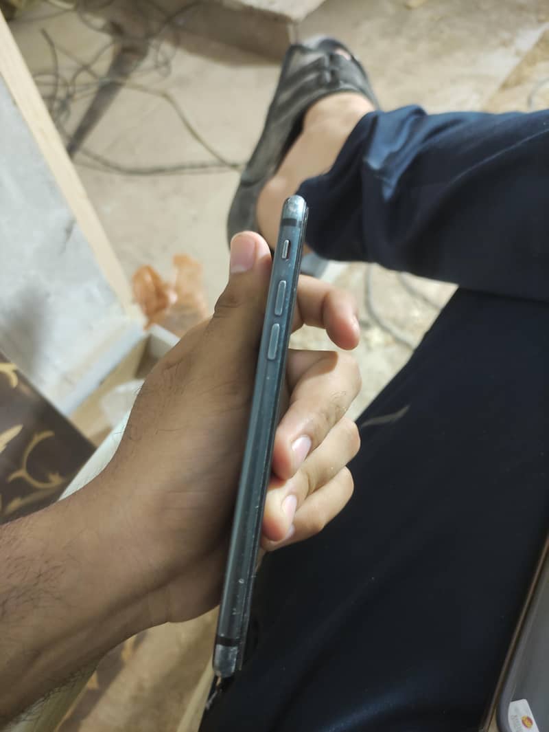 Apple iPhone 7 3