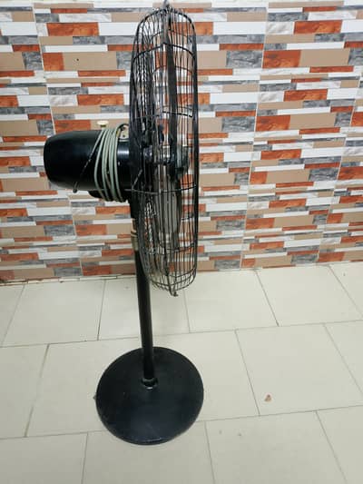 pedestal fan