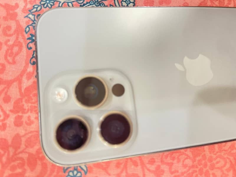 Apple iPhone 16 Pro Max 7