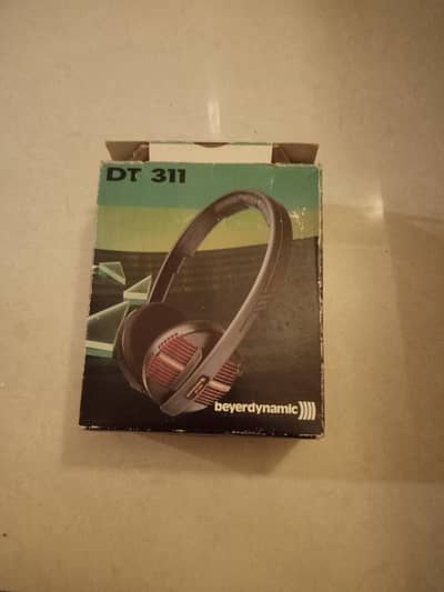 Beyerdynamic DT 311 wired headphones