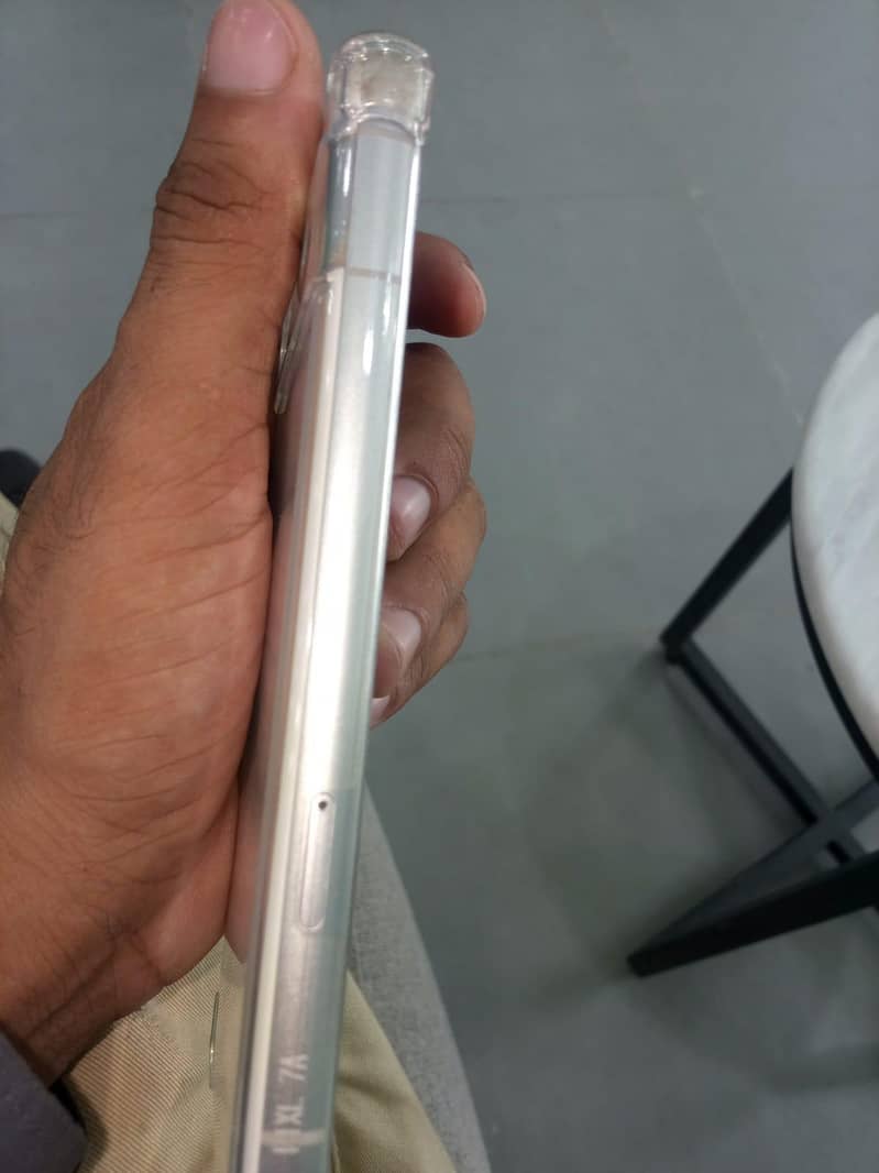 Google Pixel 7a 4