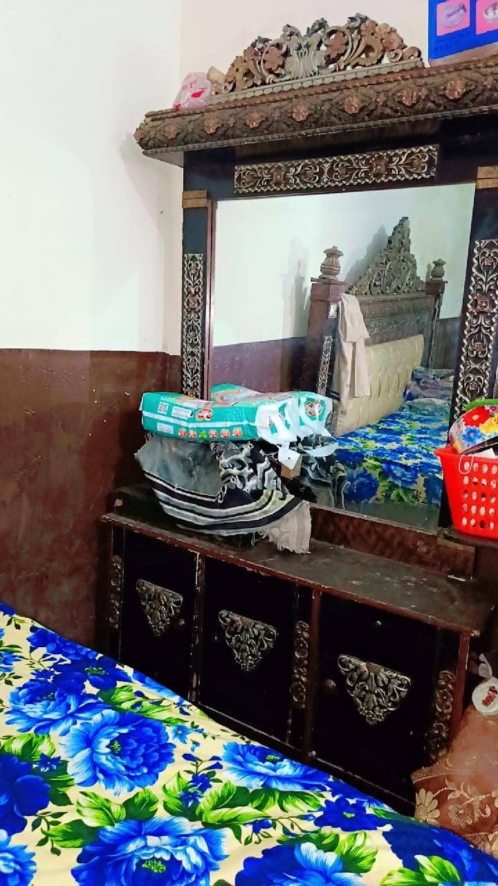 Double bed with dressing table 1